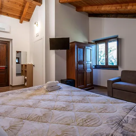 Le Querce Farm stay *